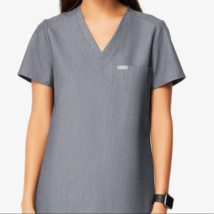 FIGS Catarina one pocket scrub top. Size M.